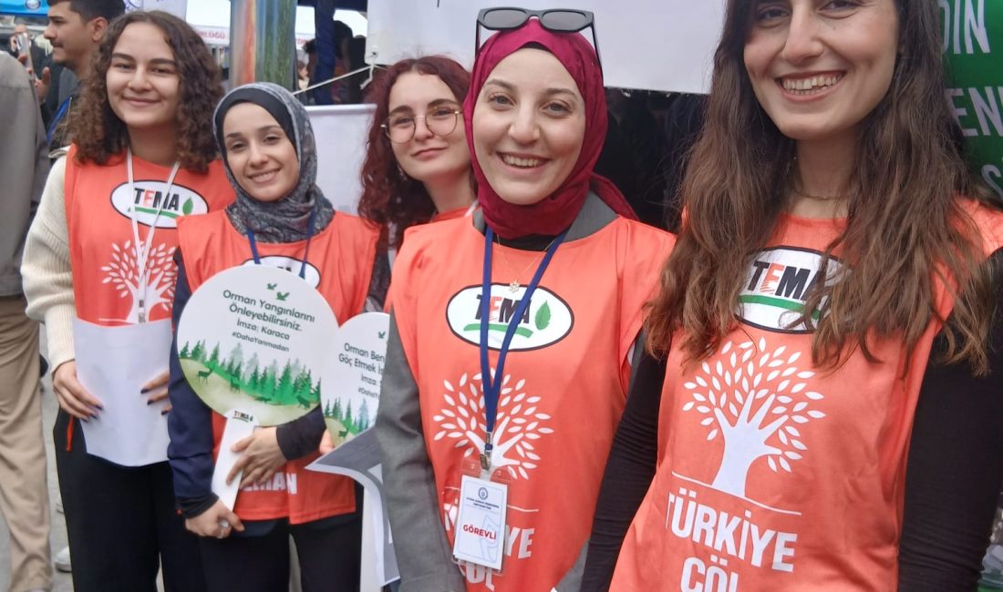 EGEKAF 2026’da TEMA Vakfı’ndan Yangınlara Karşı Farkındalık: “Daha Yanmadan Önlem Alın” EGEKAF 2026 kapsamında
Aydın Adnan Menderes Üniversitesi TEMA gönüllüleri standında yapılan
