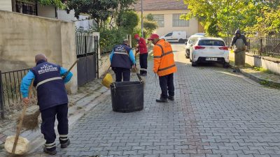 Efeler Belediyesi ekipleri, üç mahallede yürüttüğü temizlik ve bakım çalışmalarıyla