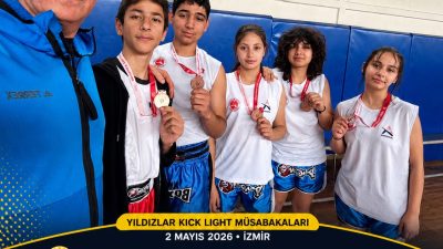 İzmir’de düzenlenen Yıldızlar Kick Light müsabakalarına katılan Şampiyon Efeler Spor