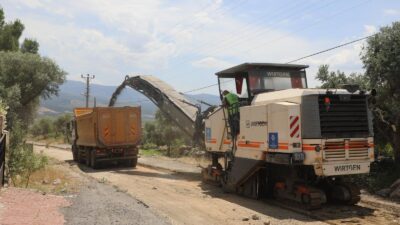 Kuyucak’ta Gencelli ile Gencellidere mahallelerini birbirine bağlayan yolda yenileme çalışmaları