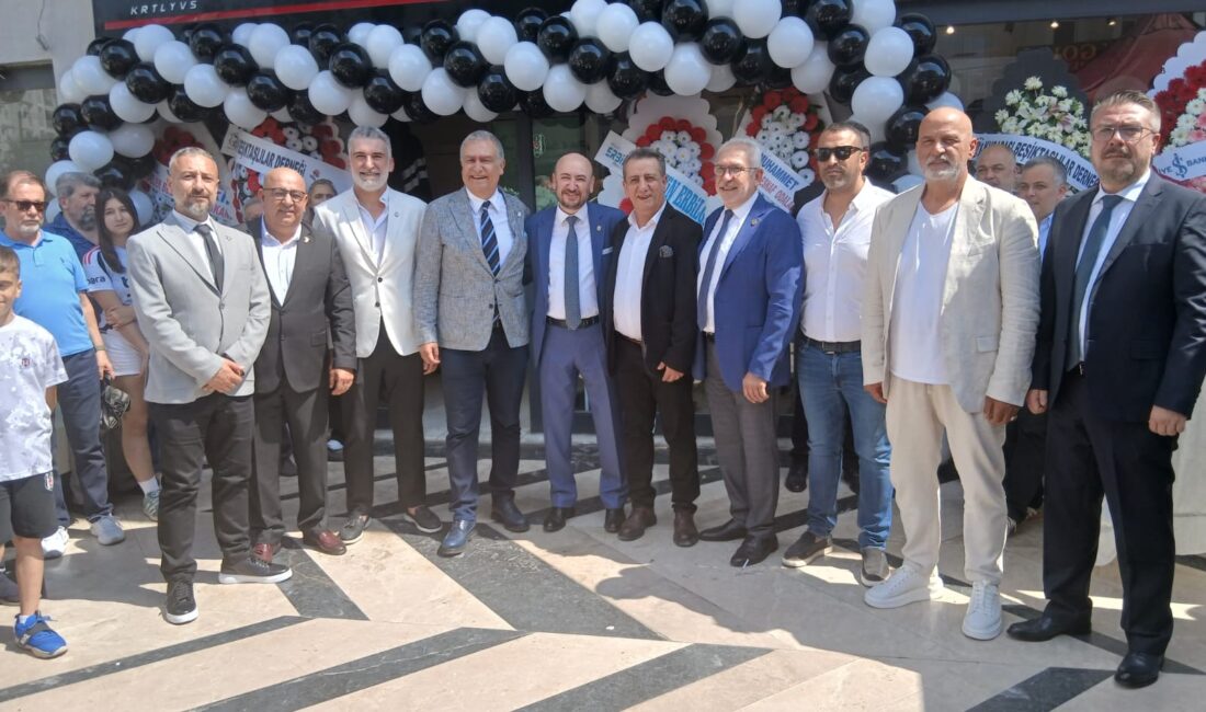 Aydın’da Beşiktaşlılara Yeni Buluşma Noktası: Kartal Yuvası Mağazası Açıldı Beşiktaş’ın resmi ürünlerinin satışa sunulduğu Kartal Yuvası mağazası, düzenlenen törenle