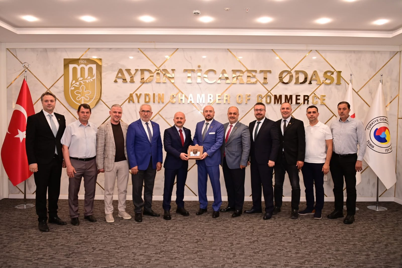 Aydın Valisi Dr. Osman Varol, Aydın Ticaret Odası’na gerçekleştirdiği ziyarette