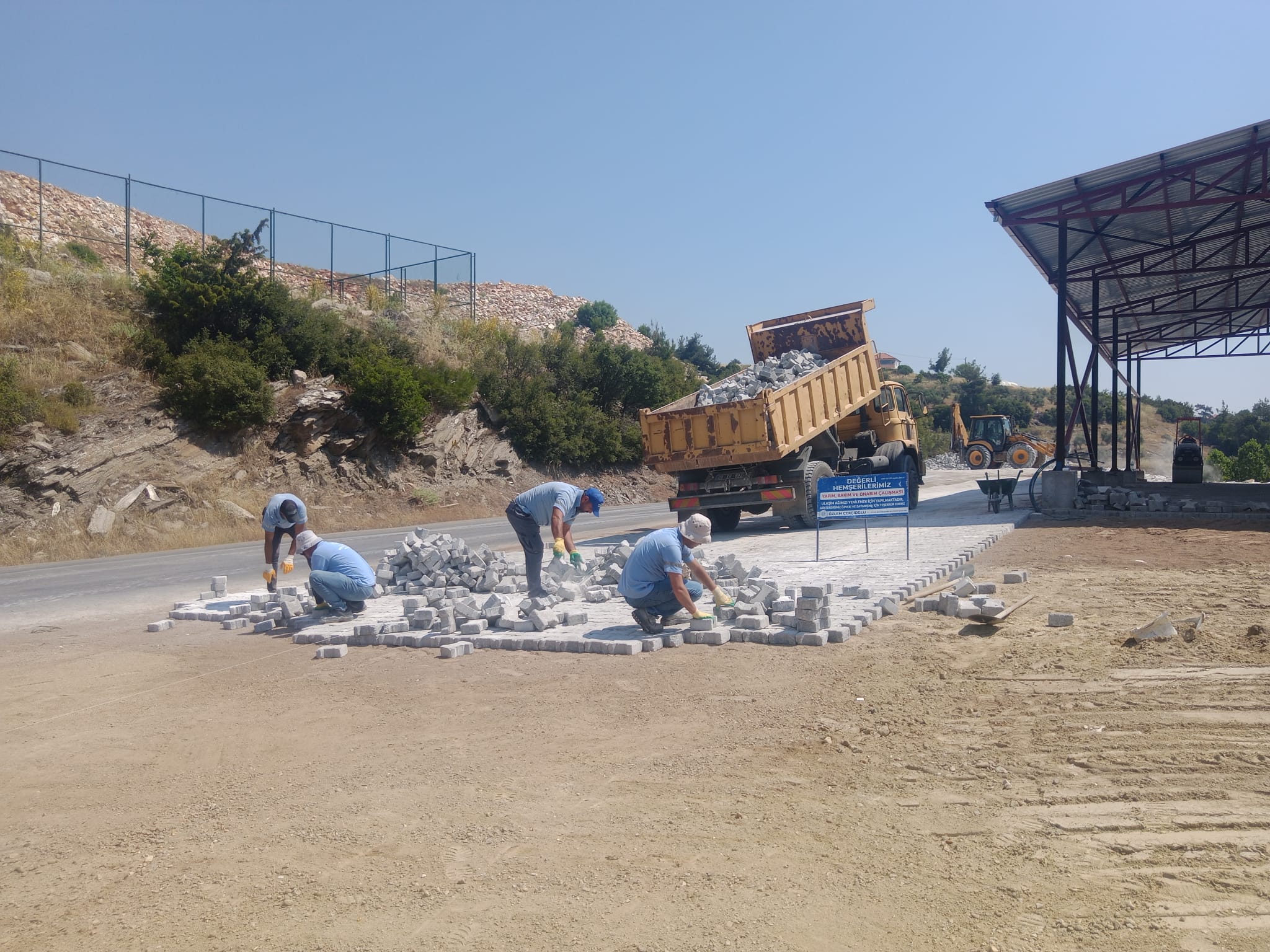 Aydın Büyükşehir Belediyesi, kent genelinde yol yapım, bakım ve onarım