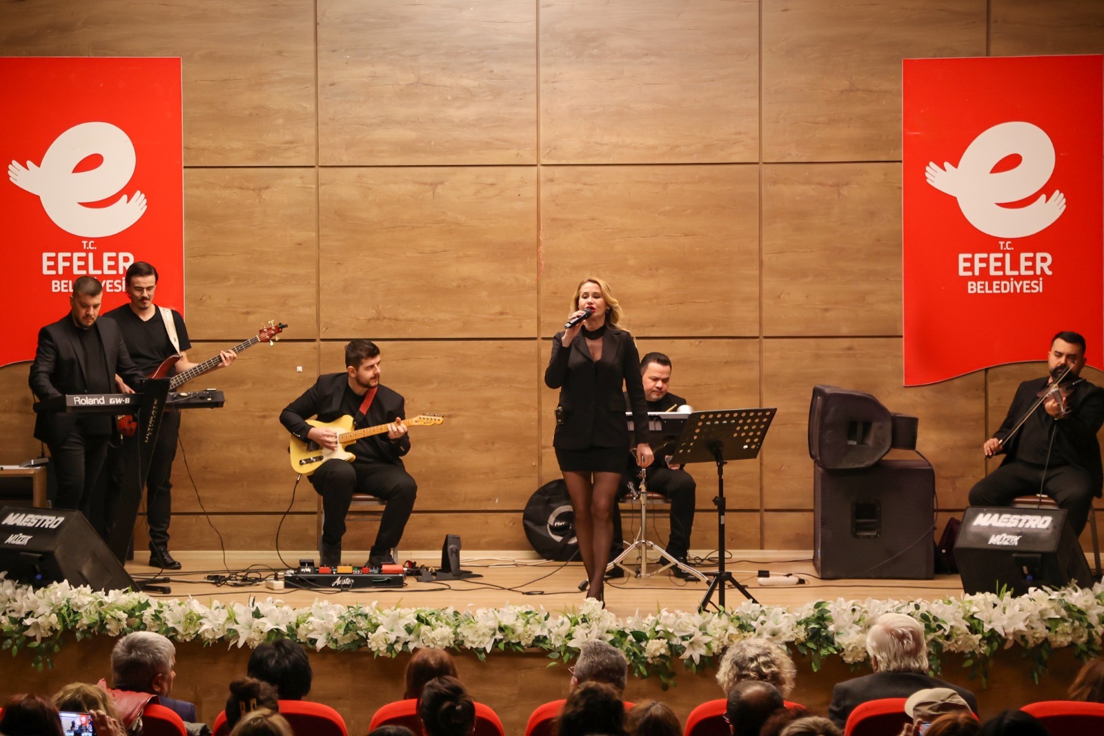 Efeler Belediyesi Kent Orkestrası, yaz boyunca her perşembe akşamı İmamköy
