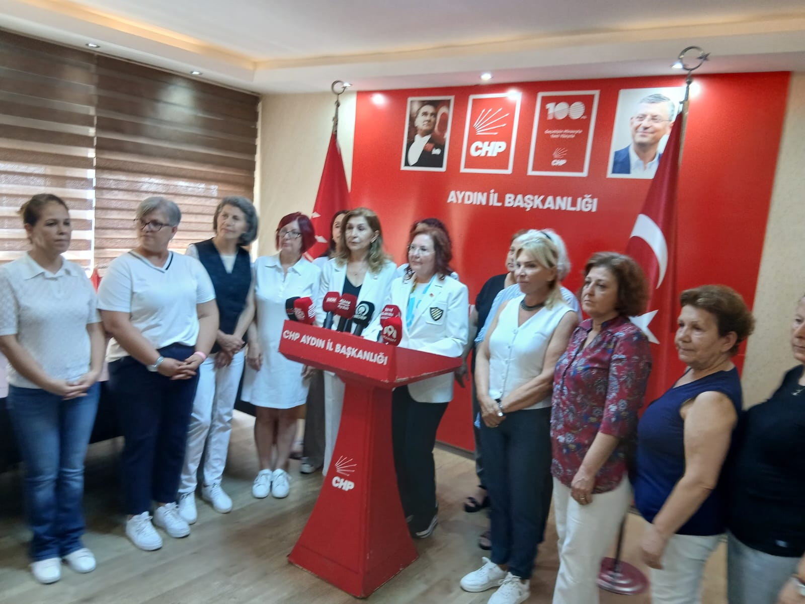 CHP Aydın İl Kadın Kolları Başkanlığı görevinden alınan Ayşe Özdemir,
