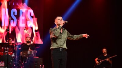 Bilal Sonses Didim’de sahne aldı Aydın Büyükşehir Belediyesi’nin Yaz Konserleri kapsamında Didim’de sahne alan Bilal