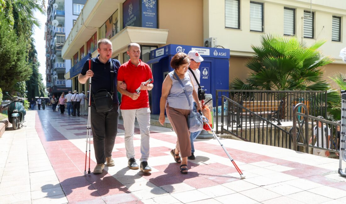 Görme engelli vatandaşlara 500 beyaz baston desteği Aydın Büyükşehir Belediyesi, görme engelli vatandaşların günlük yaşamda daha bağımsız