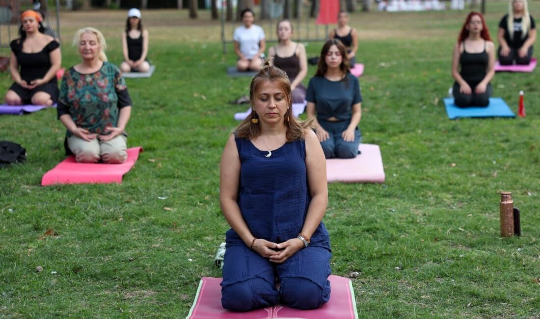 Efeler Belediyesi, ağustos ayında Pınarbaşı Mesire Alanı'nda ücretsiz yoga ve