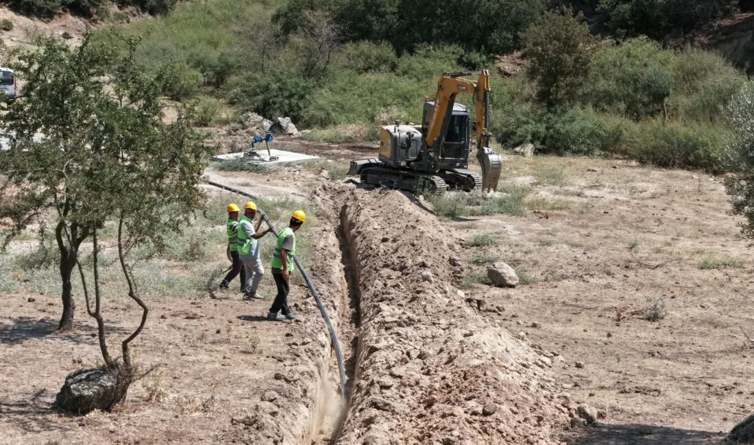 Çine Bedirler’de 3,8 Milyon TL’lik Altyapı Yatırımı Aydın Büyükşehir Belediyesi, Çine’nin Bedirler Mahallesi’nde içme suyu altyapısını yeniliyor.