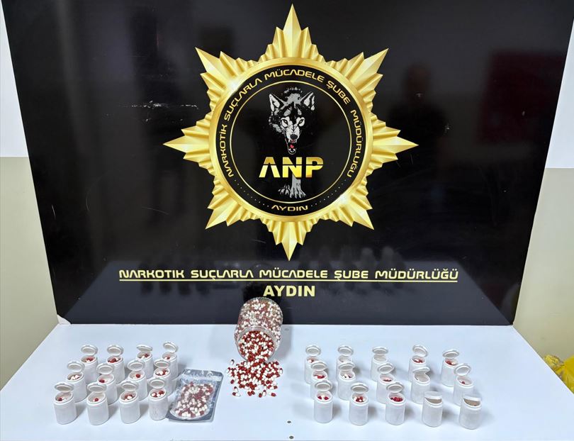 Efeler’de Uyuşturucu Operasyonu: 2 Bin 456 Sentetik Ecza Ele Geçirildi Aydın’ın Efeler ilçesinde narkotik ekiplerinin düzenlediği operasyonda 2 bin 456