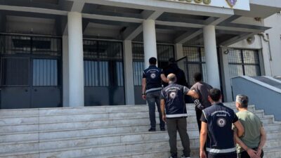 Aydın’ın Efeler ilçesinde göçmen kaçakçılığının önlenmesine yönelik düzenlenen operasyonda 31