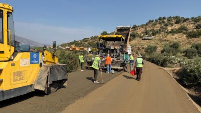 Aydın Büyükşehir Belediyesi, kent genelinde yol yapım, bakım, onarım ve