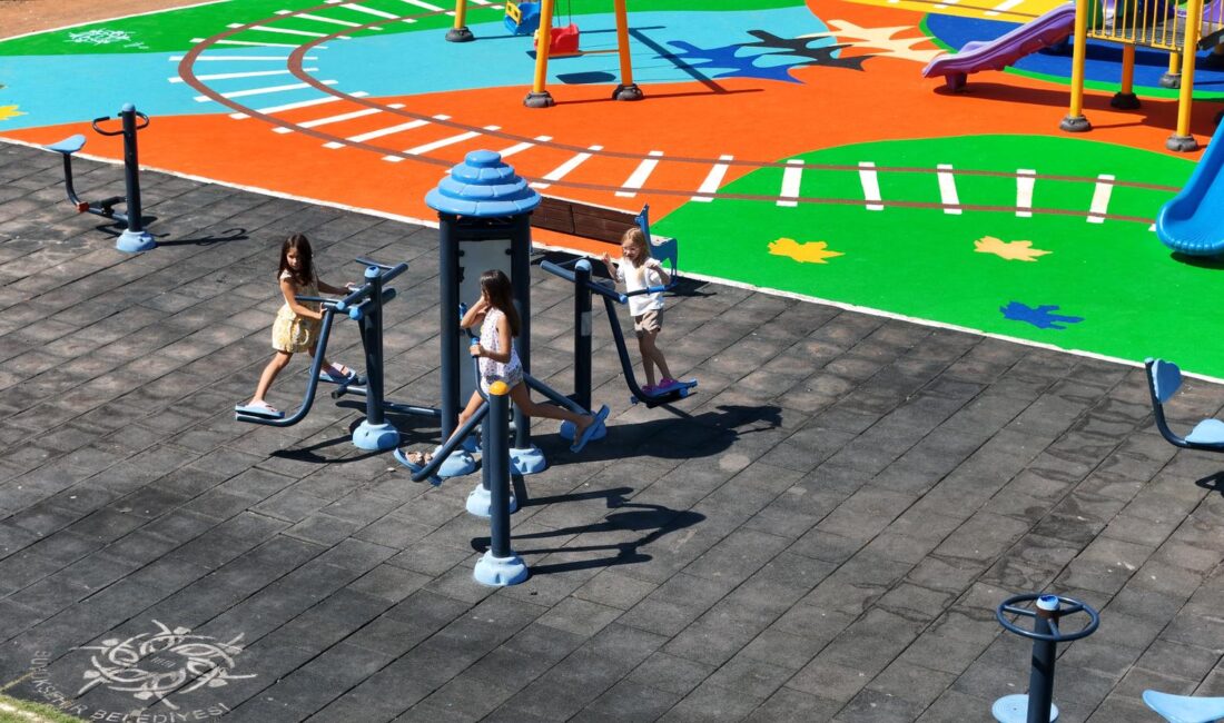 Kuşadası’nın Parkları Yenileniyor: Karaova’daki Timur Selçuk Parkı Baştan Aşağı Düzenlendi Aydın Büyükşehir Belediyesi, Kuşadası’nda park ve yeşil alanlardaki yenileme çalışmalarını