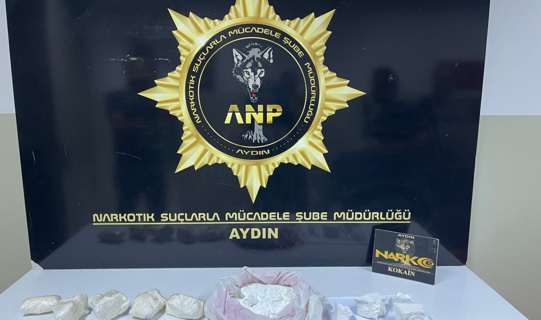 Sultanhisar’da Uyuşturucu Operasyonu: 2 Kilo 889 Gram Kokain Ele Geçirildi Aydın’ın Sultanhisar ilçesinde düzenlenen uyuşturucu operasyonunda 2 kilo 889 gram
