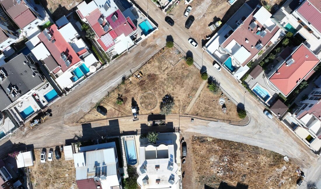 Didim Belediyesi’nden Efeler Mahallesi’nde Yol Çalışması Didim Belediyesi, kent genelinde ulaşım altyapısını iyileştirmek amacıyla yürüttüğü yol