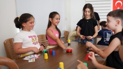Efeler Belediyesi Gençlik Merkezi’nde çocuk ve gençlerin kişisel gelişimlerine katkı