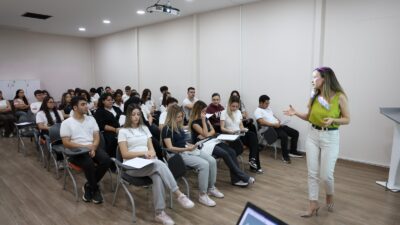 Efeler Belediyesi tarafından 12. sınıf öğrencileri ve mezunlara yönelik “Verimli