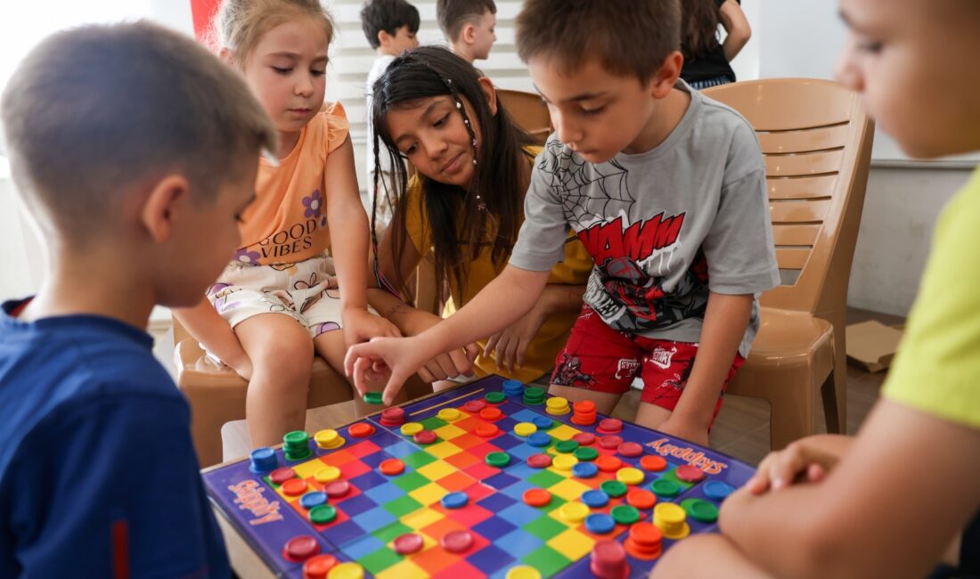 Efeler Belediyesi’nden Çocuk ve Gençlere Yönelik Ücretsiz Hizmetler Efeler Belediyesi, çocuk ve gençlere yönelik eğitim, teknoloji, spor, kültür-sanat