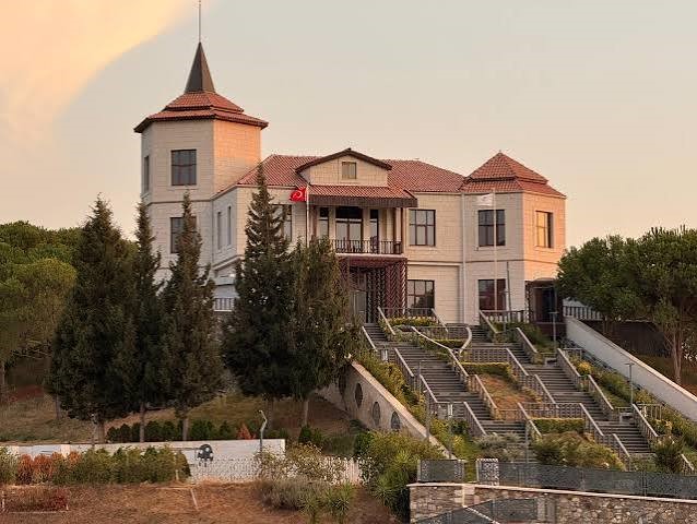 Koçarlı’nın Çakırbeyli Mahallesi’nde yer alan Adnan Menderes Demokrasi Müzesi, Aydın’ın