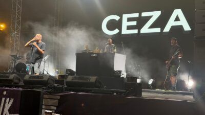 22. Germencik İncir Festivali’nin 6’ncı gününde sahne alan Ceza, binlerce