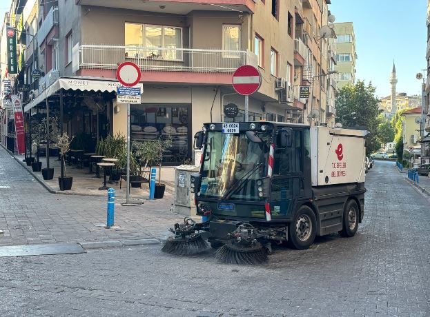 Efeler Belediyesi, kent genelinde sürdürdüğü temizlik çalışmaları kapsamında Hasanefendi Mahallesi’nde