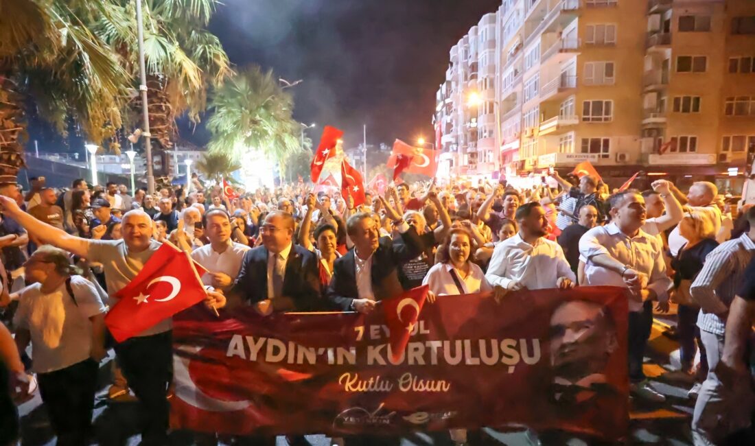 Başkan Anıl Yetişkin Binlerle Yürüdü: Efeler’de Kurtuluş Coşkusu Geceyi Aydınlattı Efeler Belediye Başkanı Anıl Yetişkin, Aydın’ın düşman işgalinden kurtuluşunun 104’üncü
