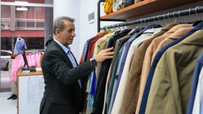 Efeler Belediyesi, ihtiyaç sahipleri ile hayırsever vatandaşlar arasında köprü kuran