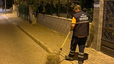 Efeler Belediyesi Temizlik İşleri Müdürlüğü ekipleri, ilçenin farklı mahallelerinde kapsamlı