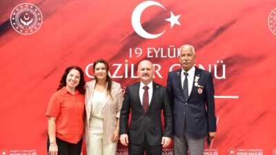 19 Eylül Gaziler Günü kapsamında Aydın’da düzenlenen programda şehit aileleri