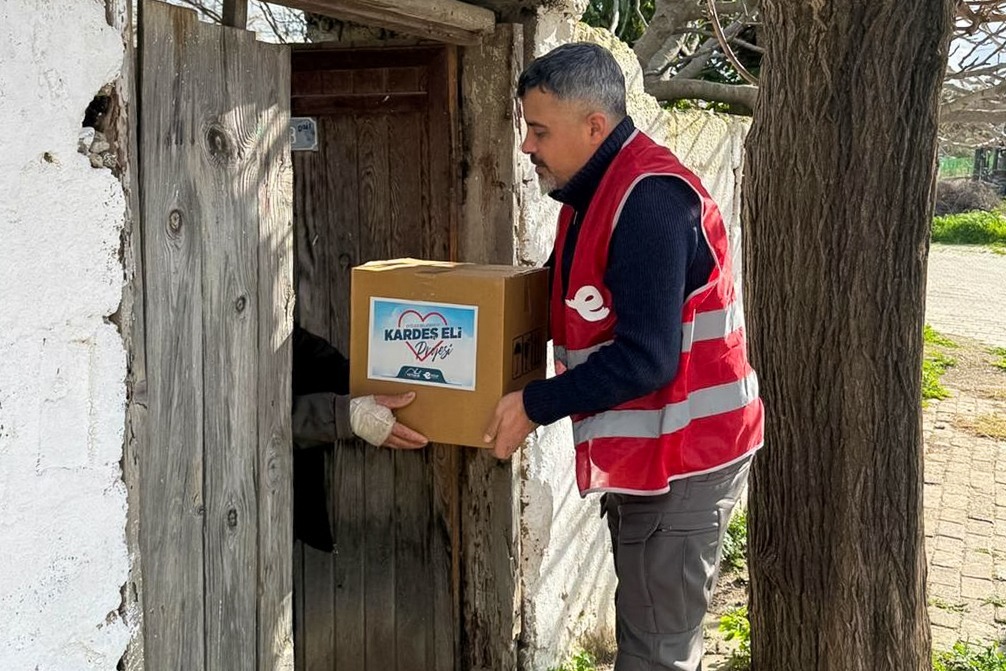 Efeler Belediyesi, eğitimden gıdaya, giyimden evde bakım hizmetlerine kadar birçok