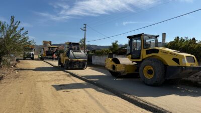 Aydın Büyükşehir Belediyesi, kent genelinde yol yapım, bakım, onarım ve