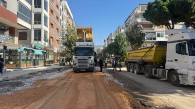 Aydın Büyükşehir Belediyesi, kent genelinde yol yapım, bakım ve yenileme