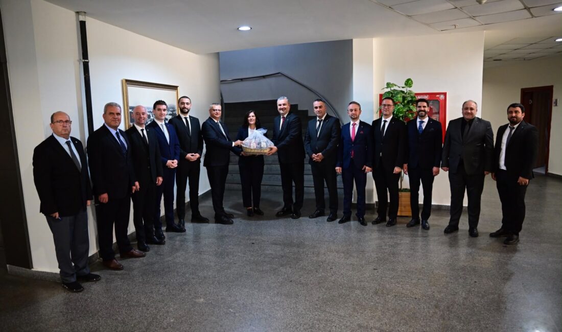 Nazilli Ticaret Odası Başkanı Özen Akgün, Meclis Başkanı Ahmet Uluhan
