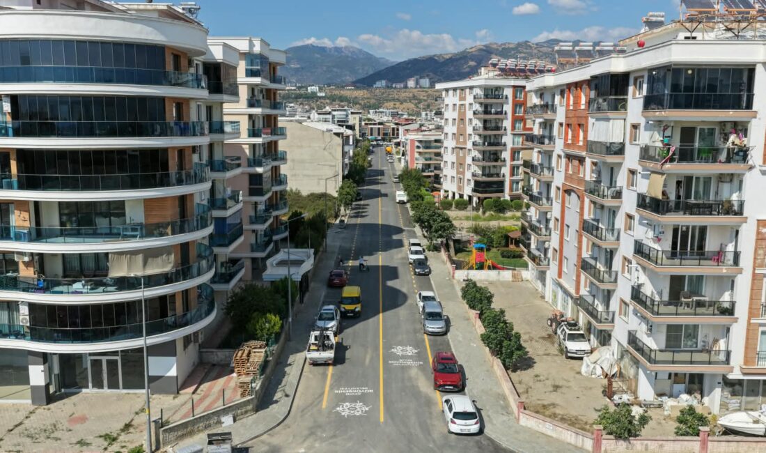Efeler Ata Mahallesi’nde Göksu Caddesi Yenilendi Aydın Büyükşehir Belediyesi, Efeler ilçesi Ata Mahallesi’ndeki Göksu Caddesi’nde yol