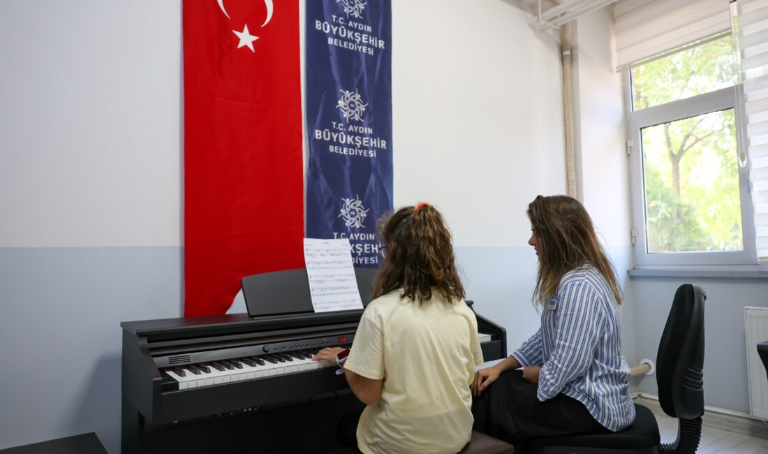 Aydın’da Disleksi Merkezi’nde Dersler Devam Ediyor Aydın Büyükşehir Belediyesi tarafından hayata geçirilen Disleksi Merkezi’nde, öğrenme güçlüğü
