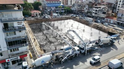 İncirliova’da yapımı devam eden Cumhuriyet Meydanı ve Yeraltı Otoparkı Projesi’nin