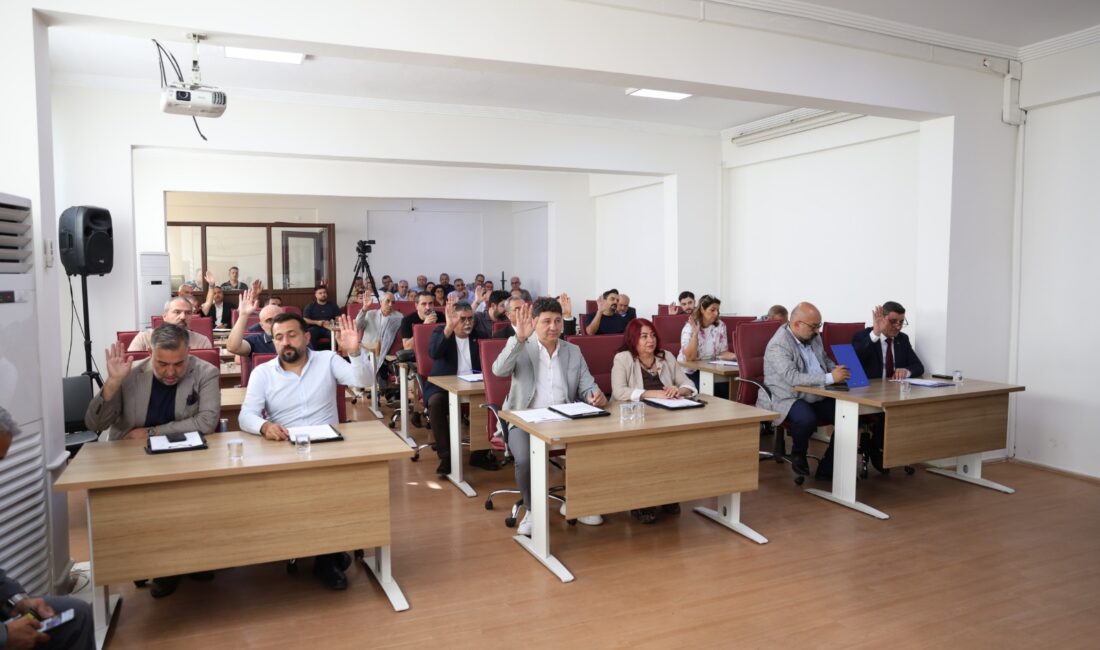 Efeler Belediyesi’nin 2027 Bütçesi Oy Birliğiyle Kabul Edildi Efeler Belediyesi’nin Ekim ayı ikinci meclis toplantısında 2027 mali yılı