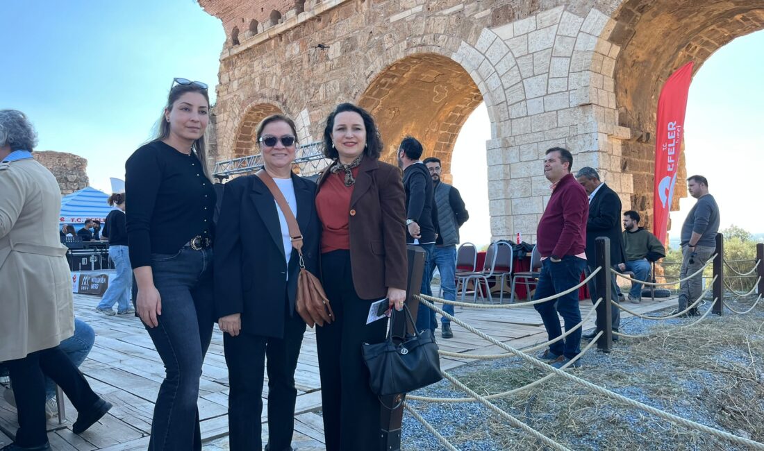 Aydın İş Kadınları Derneği’nden Mitoloji Film Festivali’ne Destek Aydın Ticaret Odası Yönetim Kurulu Üyesi ve Aydın İş Kadınları