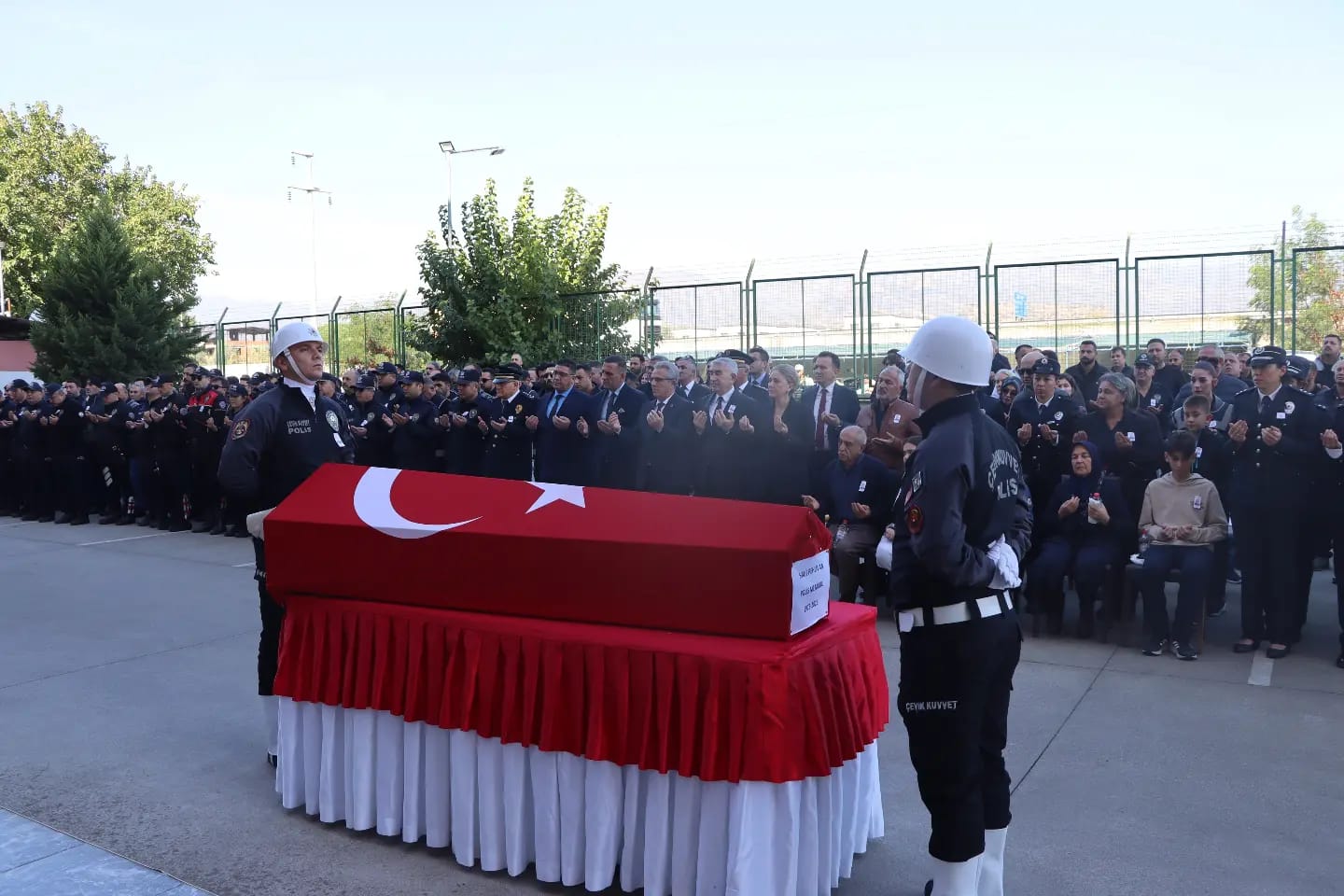 Aydın’ın Nazilli ilçesinde, tedavi gördüğü hastanede hayatını kaybeden Polis Memuru