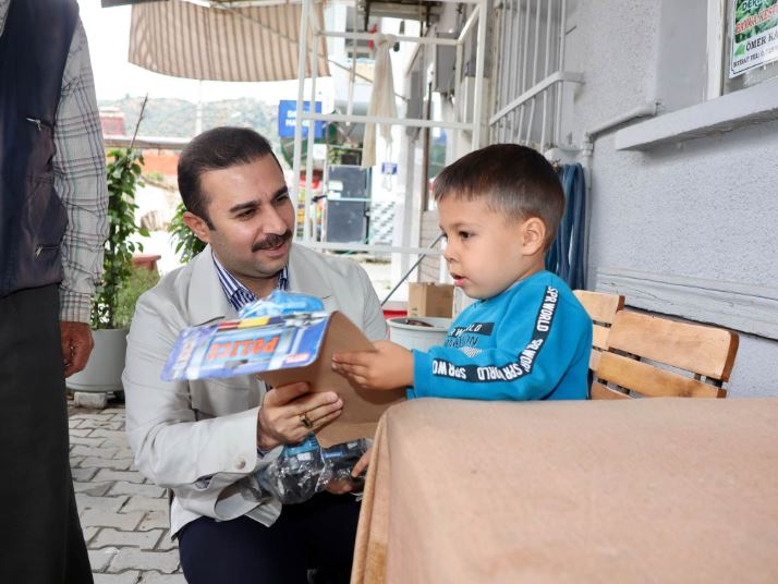 Koçarlı Kaymakamı Ramazan Taşkın, kurum amirleriyle birlikte Güdüşlü Kırsal Mahallesi’nde